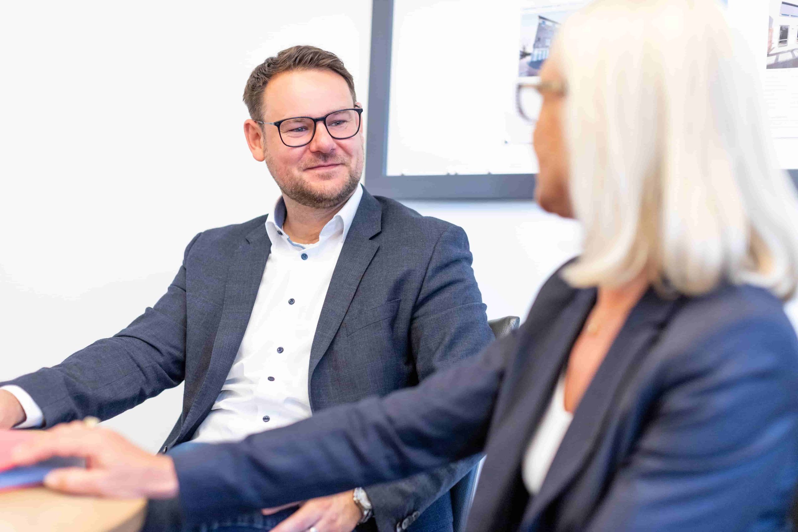 Mark Peters und Brigitte Lovis - Volksbank Jever Immobilien